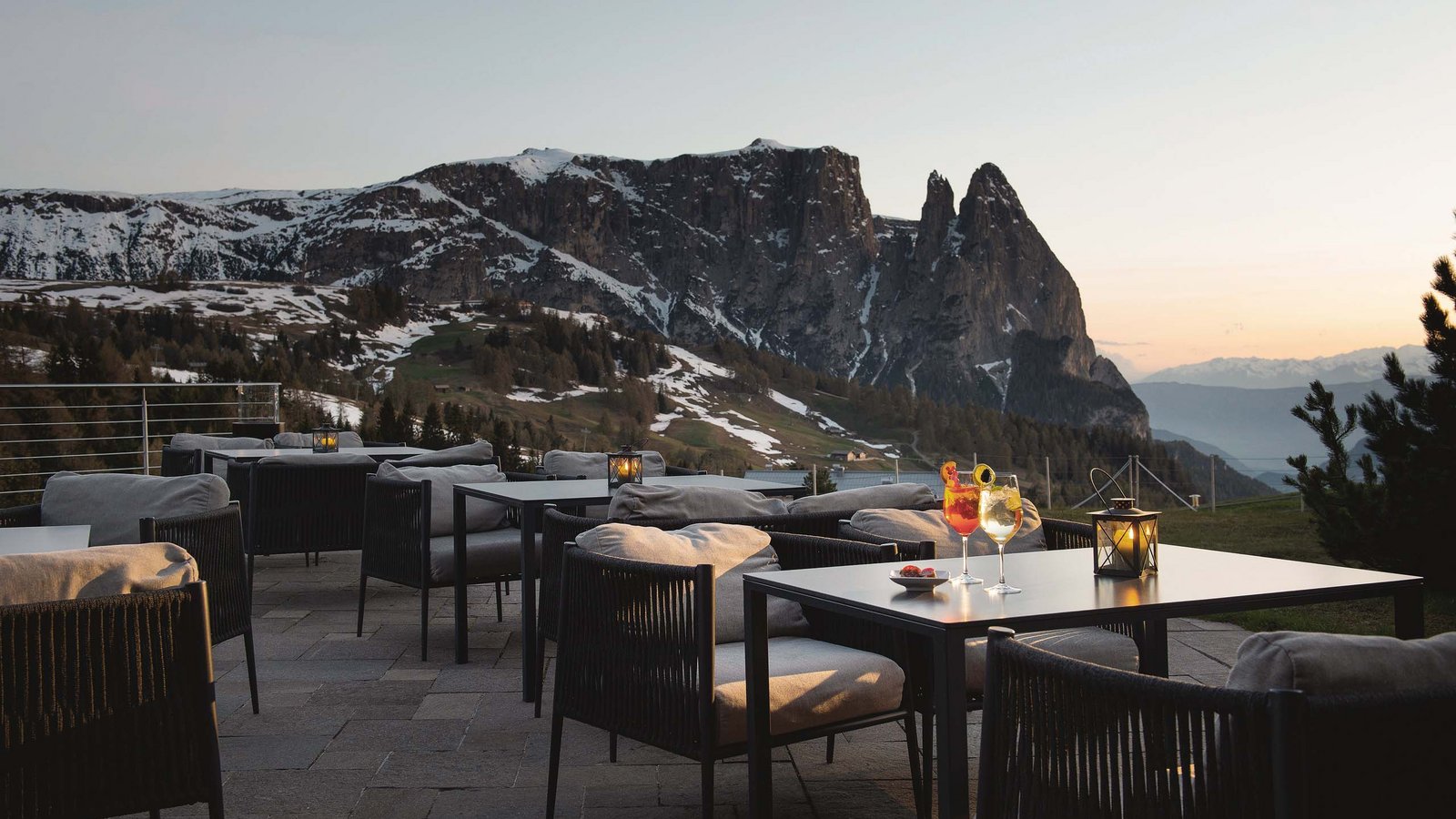 Hotel + Alpe di Siusi/Seiser Alm = 5-star breaks at Urthaler Hotel + Alpe di Siusi/Seiser Alm = 5-star breaks at Urthaler