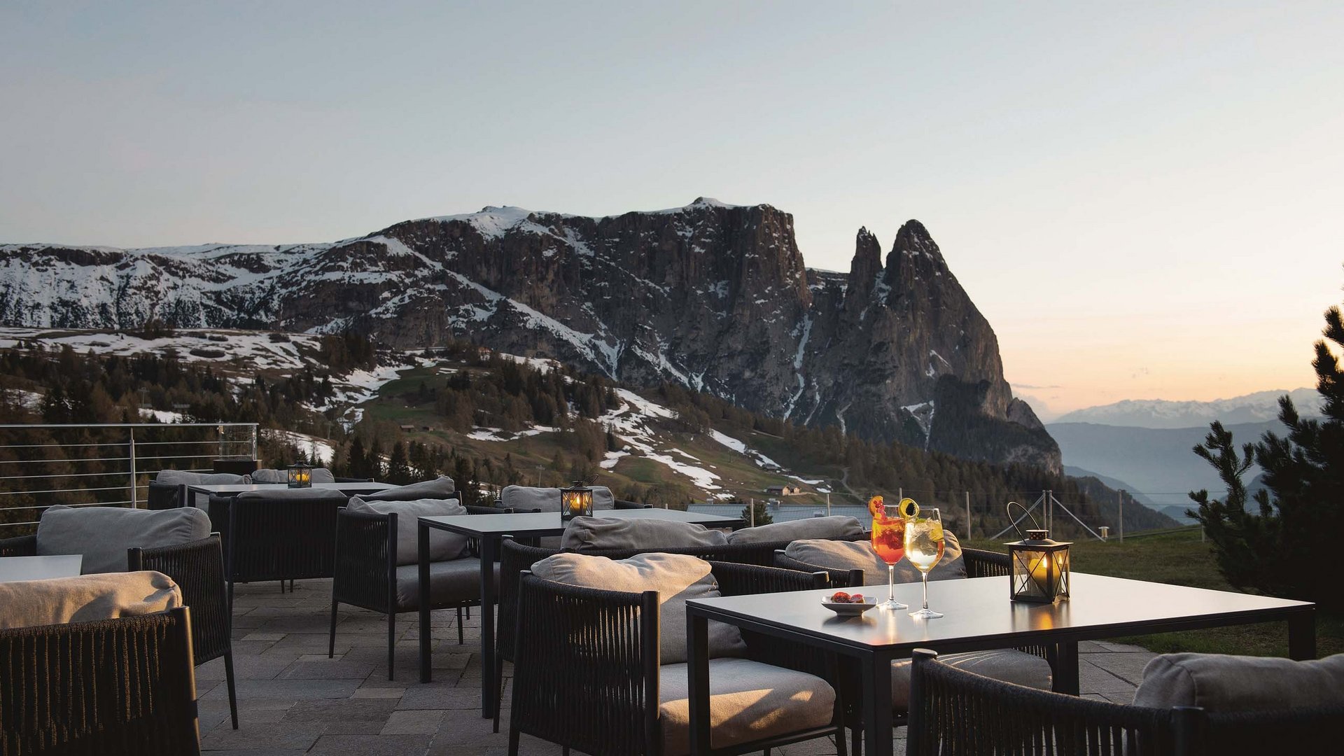 The route to your holiday. Alpe di Siusi, here we come! The route to your holiday. Alpe di Siusi, here we come!