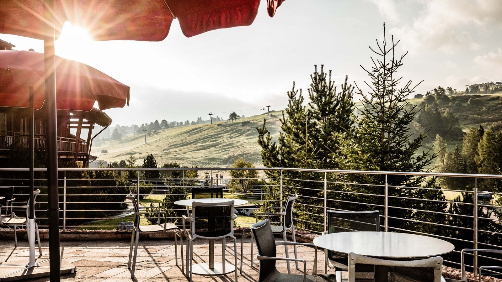 Your hotel on Alpe di Siusi/Seiser Alm Your hotel on Alpe di Siusi/Seiser Alm