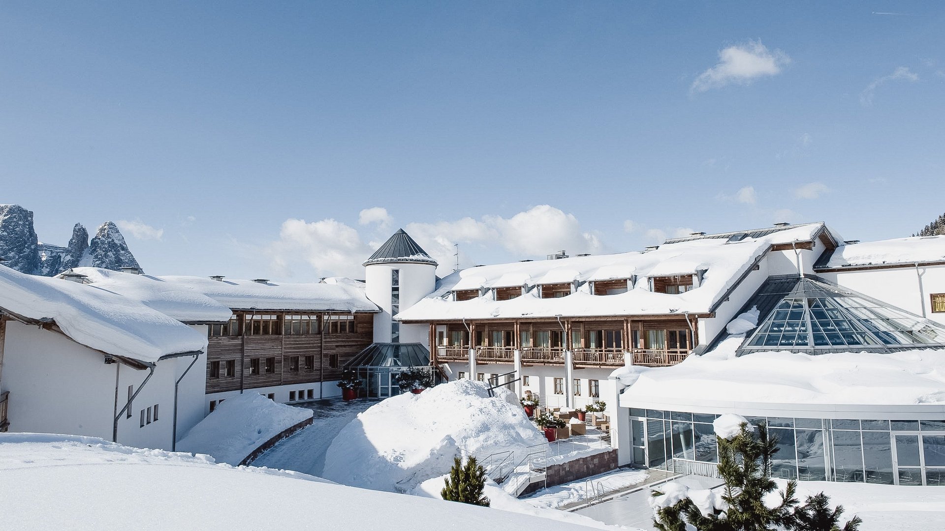 Holiday info: hotel on Alpe di Siusi/Seiser Alm in Compatsch